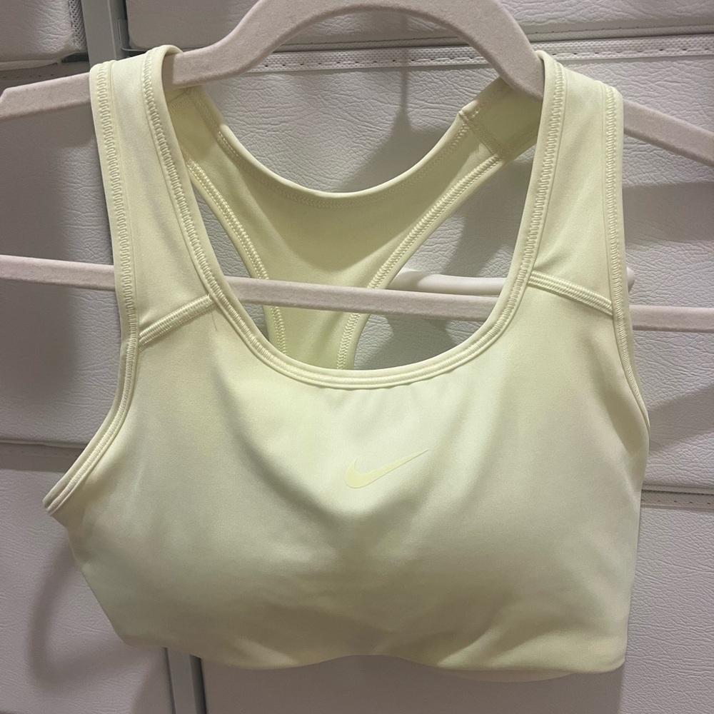 NIKE sports bra size X-Small Brand New Never Worn Great Condition